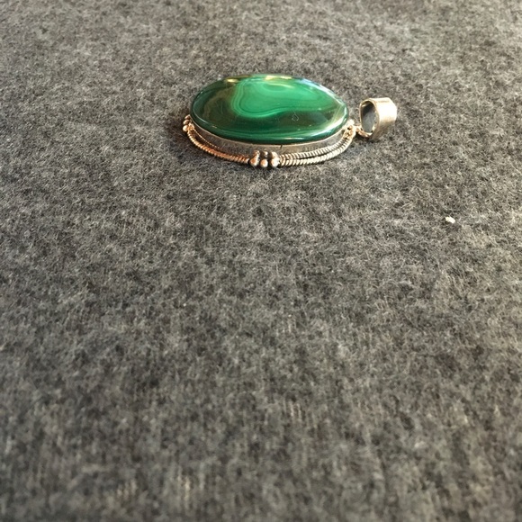 Beautiful Malachite Pendant - Picture 2 of 6
